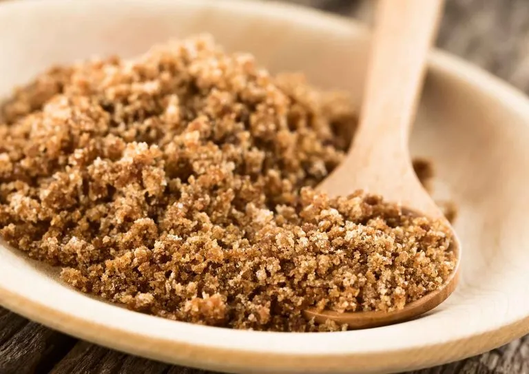 sugar in wooden plate